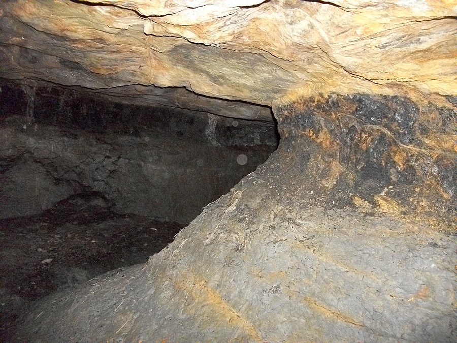 Hinds Rd cave (2).jpg